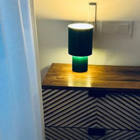 Casa En Playa Les Deveses, 아파트