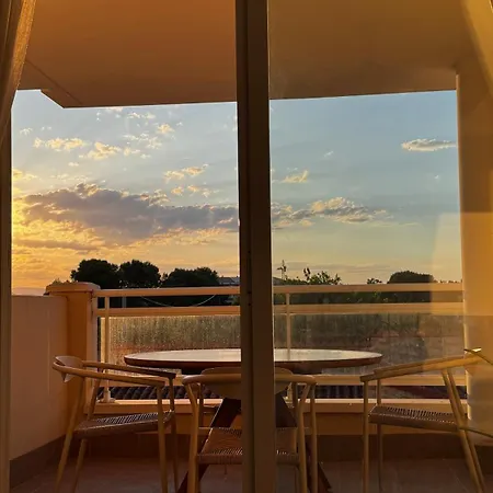 아파트 Casa En Playa Les Deveses, *
