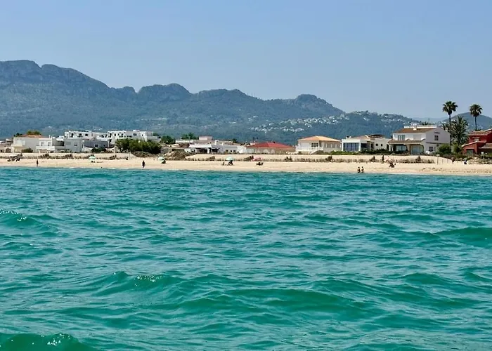 Apartment Casa En Playa Les Deveses, *