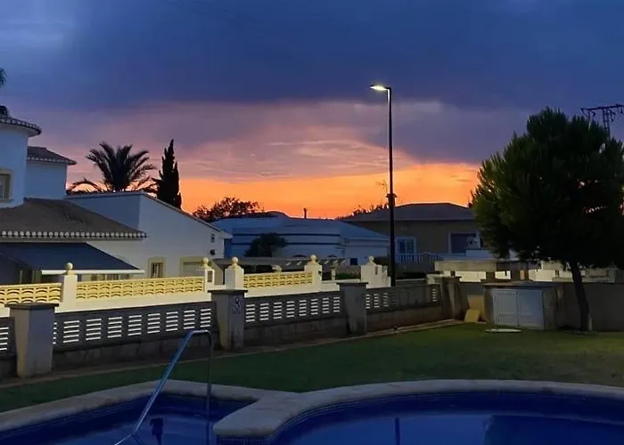 Apartment Casa En Playa Les Deveses, *